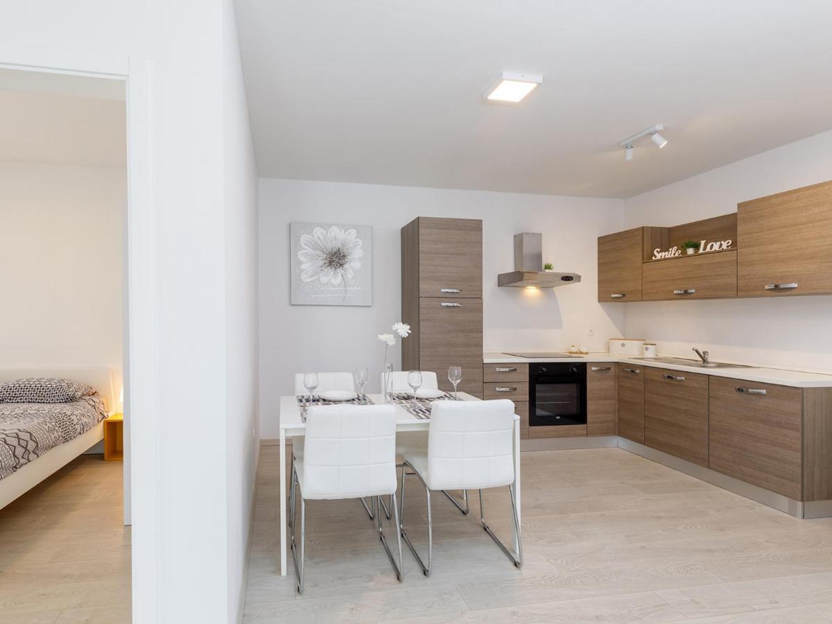 Apartment Aria Пореч Экстерьер фото